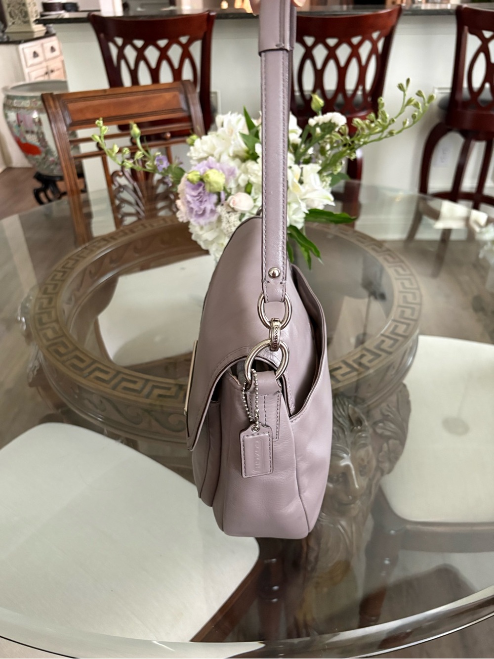 🩶🩶COACH TAYLOR DOVE GREY LEATHER FLAP SHOULDER BAG!🩶🩶 - Picture 4 of 9